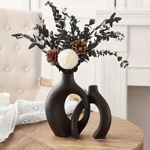 Aesthetic Ceramic Vase - HomeCompli