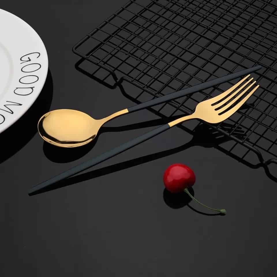 Stainless steel flatware set - HomeCompli