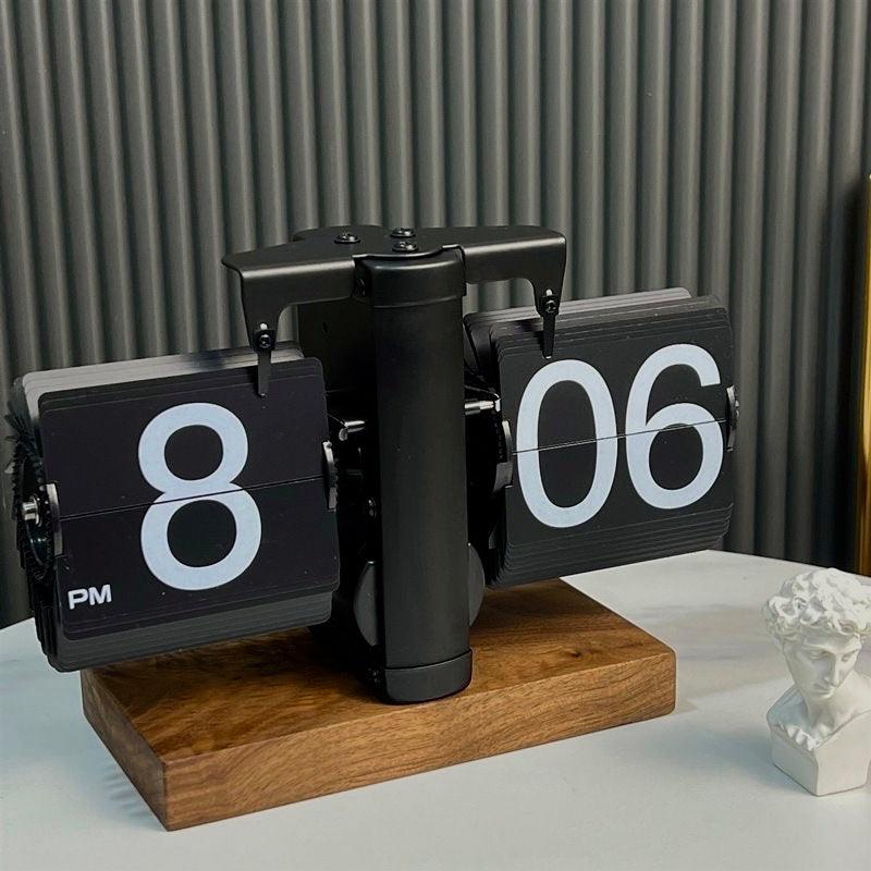 Retro Flip Clock - HomeCompli