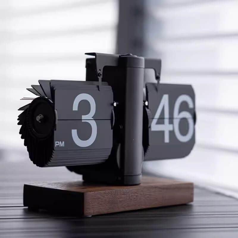 Retro Flip Clock - HomeCompli