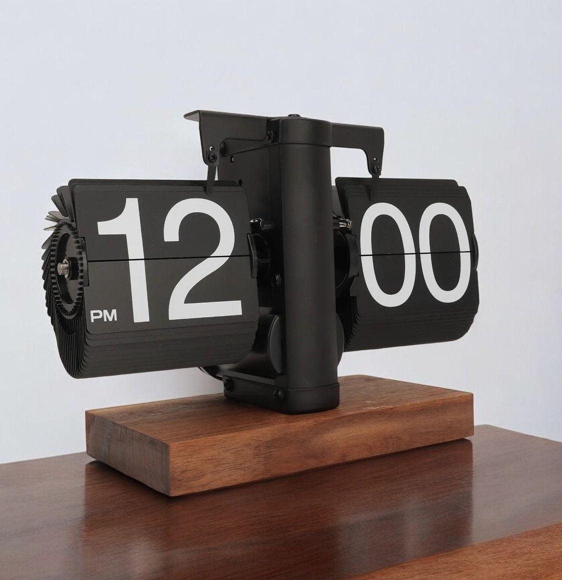 Retro Flip Clock - HomeCompli
